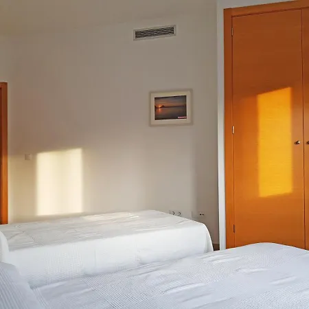 Sunny Great For Cycling, 300mb Wifi Apartment